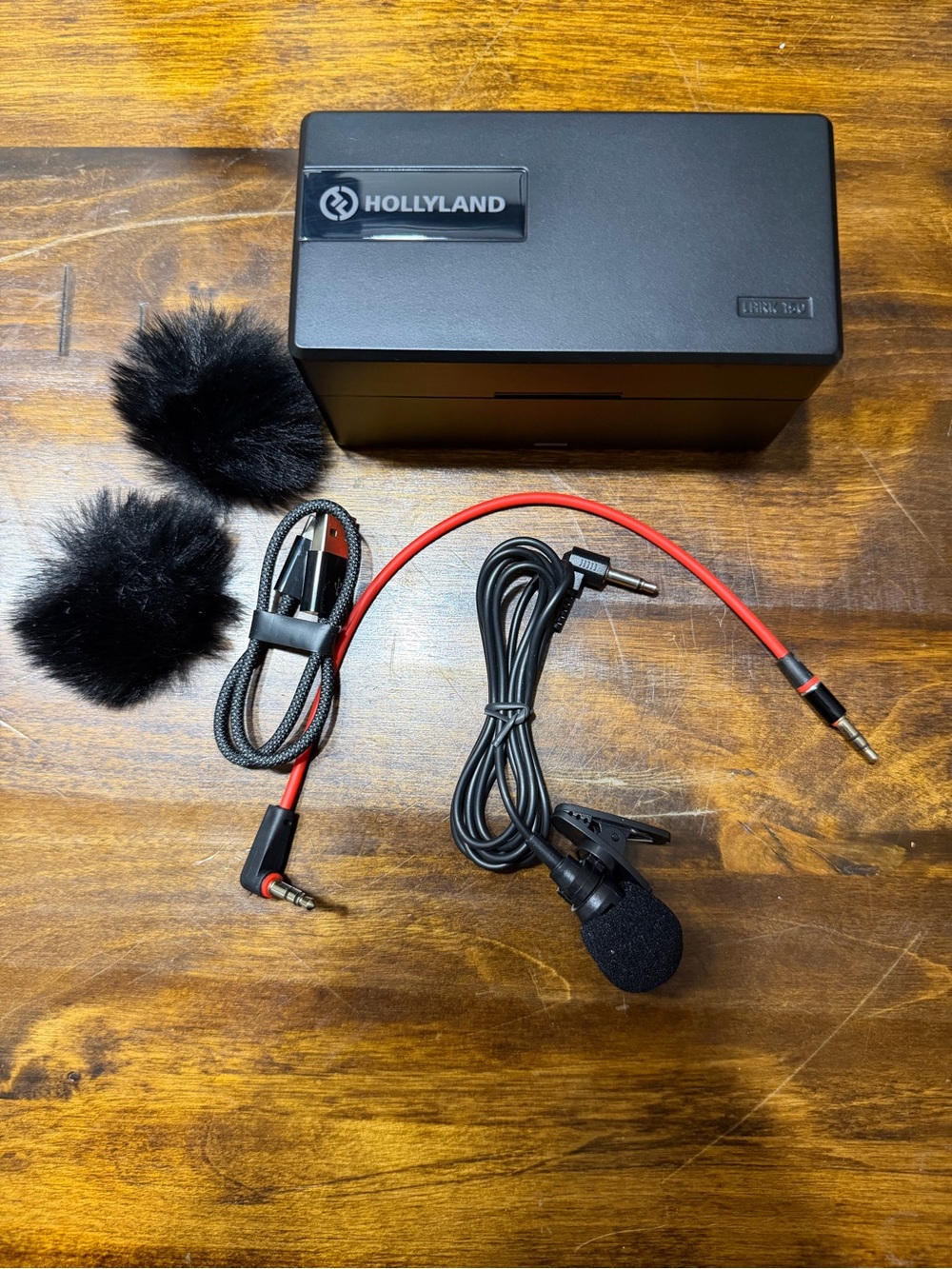 Hollyland Lark 150 Duo 2.4GHz 2-person clip on wireless microphone system